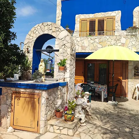 Kır Evi Daila Parabita